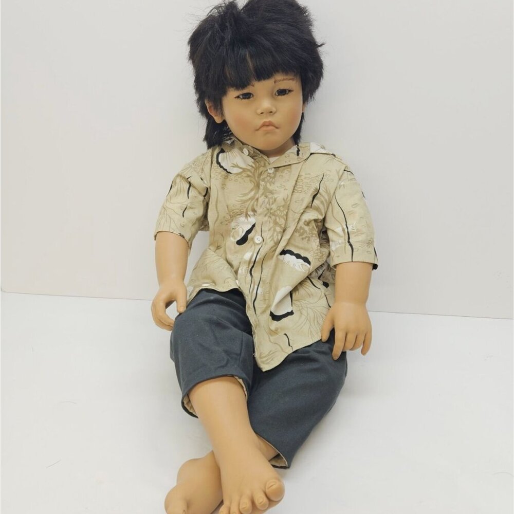 MAKIMURA PUPPEN KINDER ANNETTE HIMSTEDT JAPANESE BOY DOLL HAWAIIAN SHIRT 1988